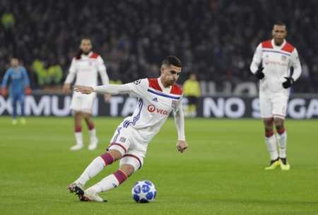 过社交媒体 过社交媒体